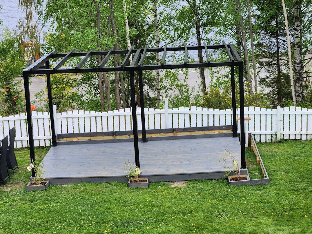 Træterrasse med overdækning Træterrasse med overdækning